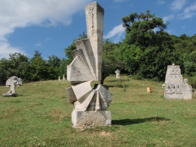 sculpturile de la magura buzau