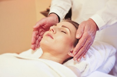 reiki terapia care combate durerea si stresul